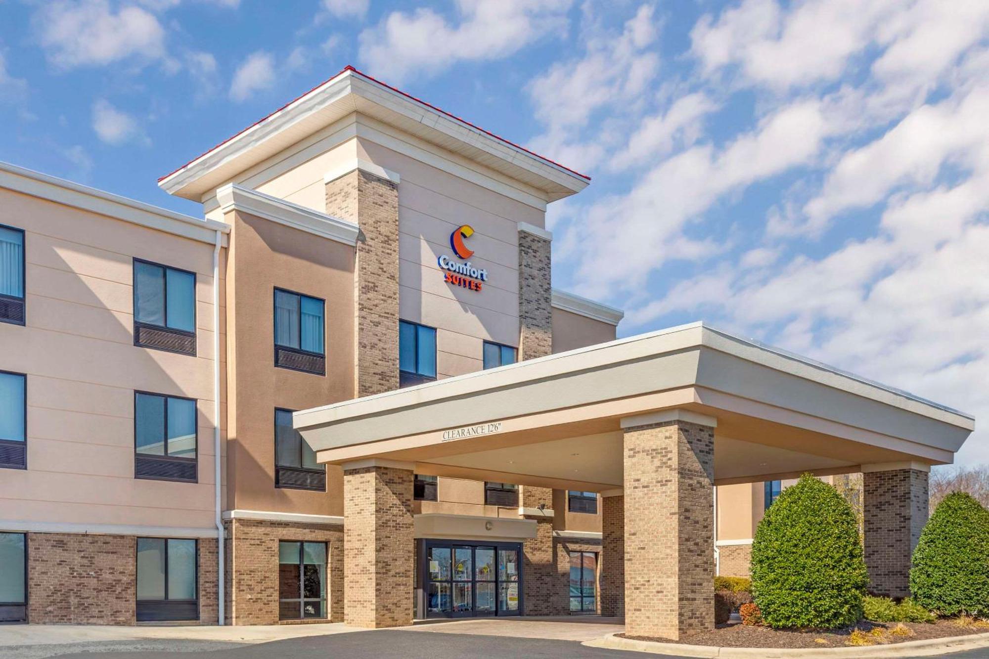 Comfort Suites Whitsett - Greensboro East Exteriör bild