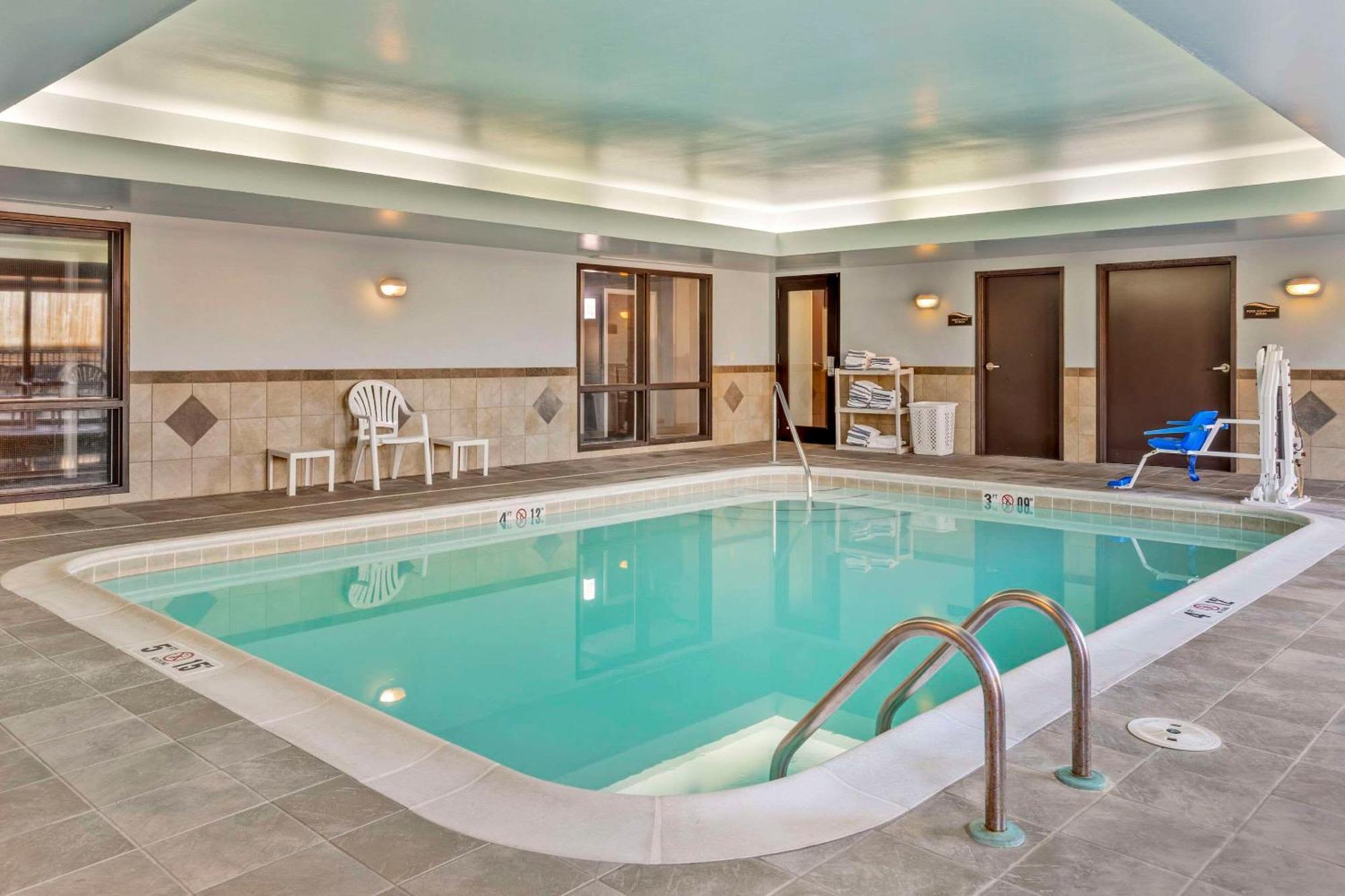 Comfort Suites Whitsett - Greensboro East Exteriör bild