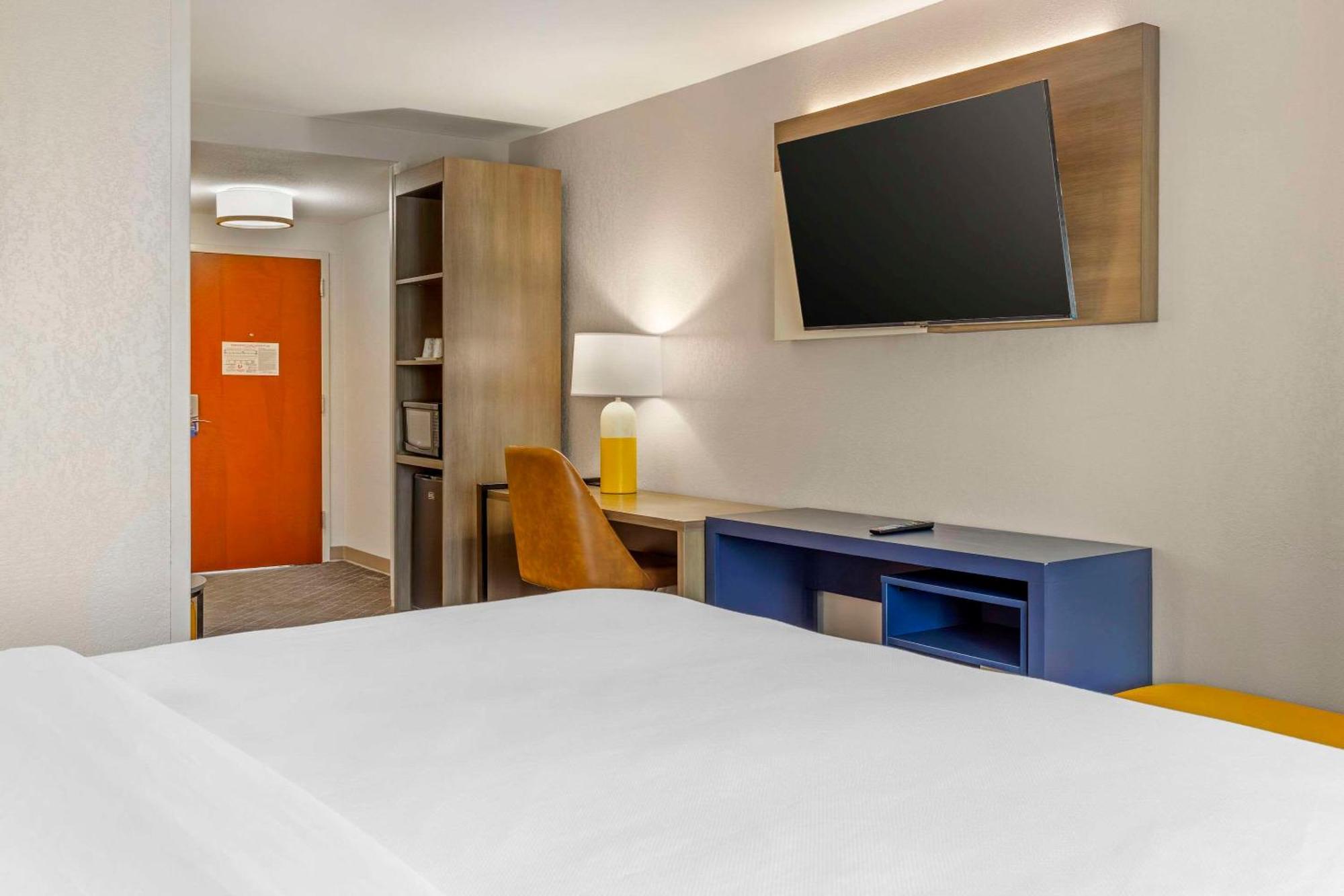 Comfort Suites Whitsett - Greensboro East Exteriör bild