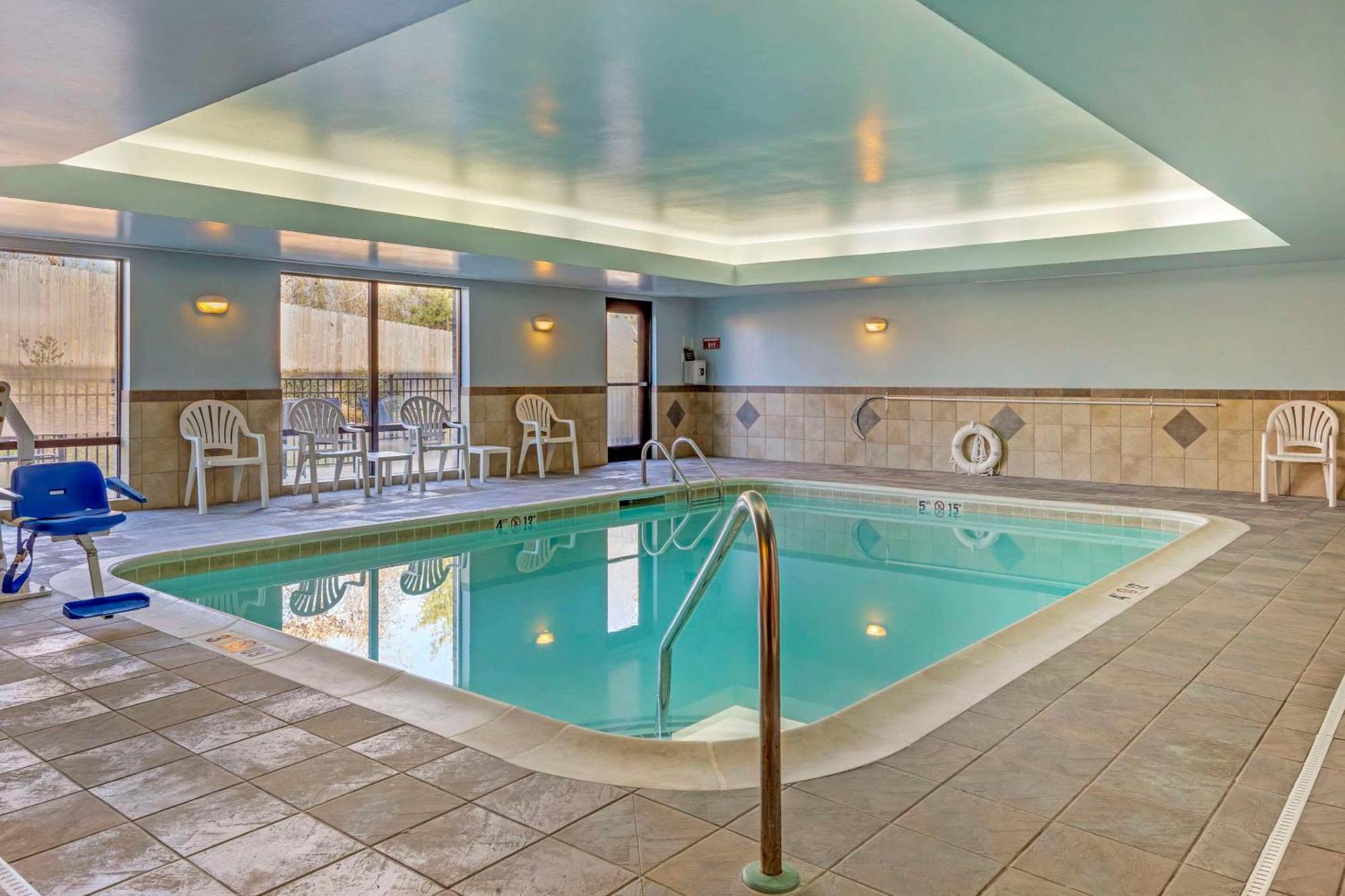 Comfort Suites Whitsett - Greensboro East Exteriör bild
