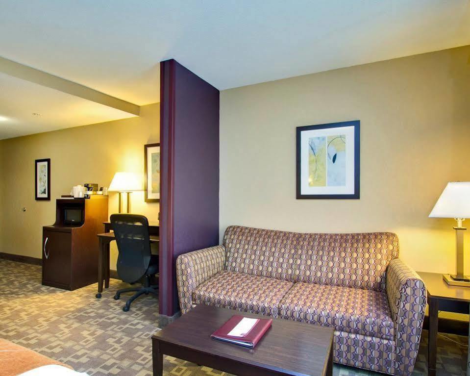 Comfort Suites Whitsett - Greensboro East Exteriör bild