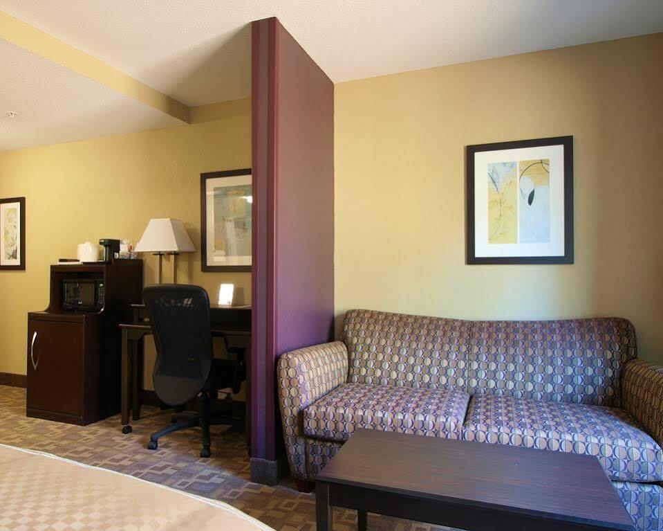 Comfort Suites Whitsett - Greensboro East Exteriör bild